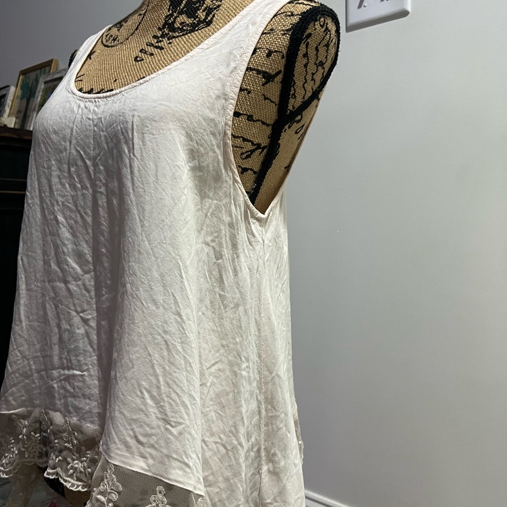 American Eagle Outfitters Light Cream Tank Top